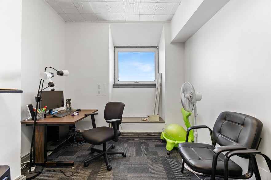 More Photos Of 21 W 25th St, Baltimore Office For Sale