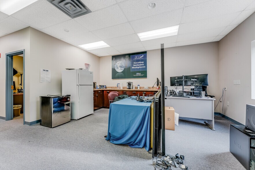 More Photos Of 224 Spruce St, Morgantown Office For Sale