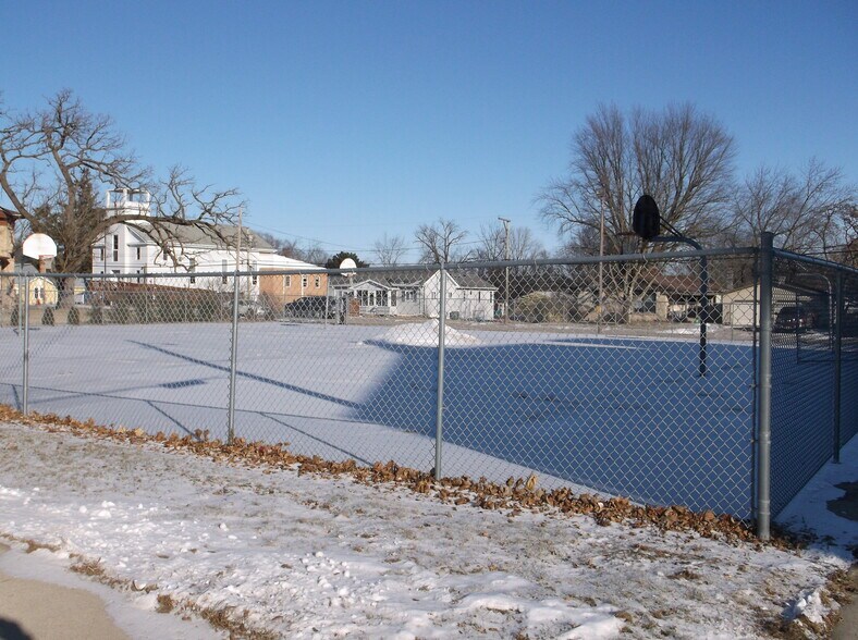 More Photos Of 130 W Larrabee St, Omro Office For Sale