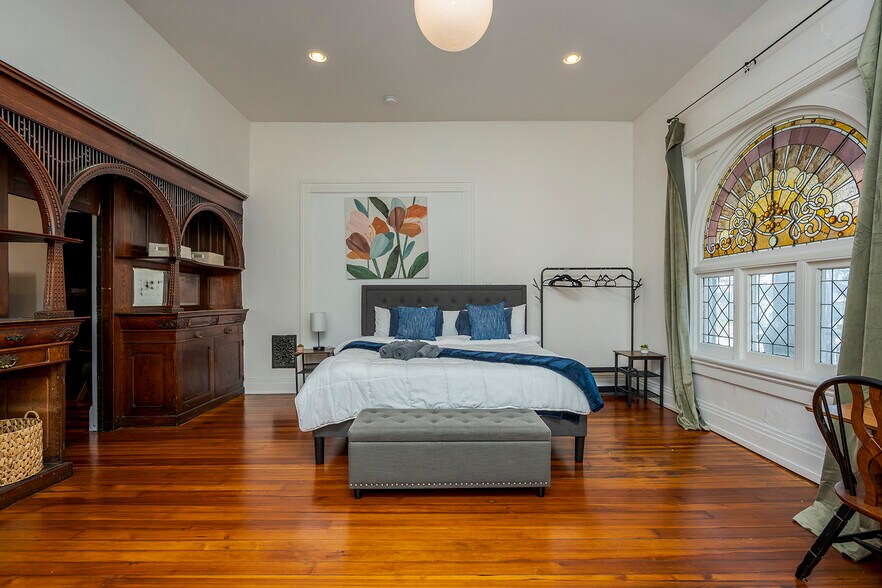 More Photos Of 199 E Loudon Ave, Lexington Office Residential For Sale