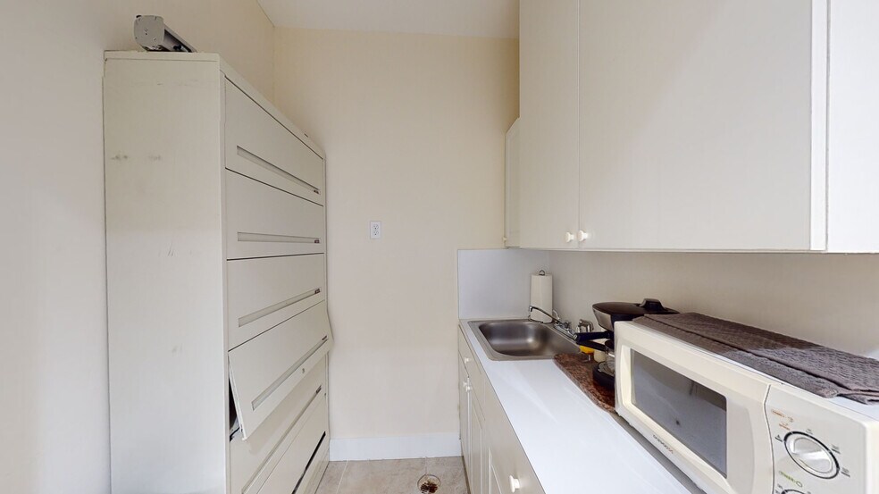 More Photos Of 235 W 49th St, Hialeah Medical For Sale