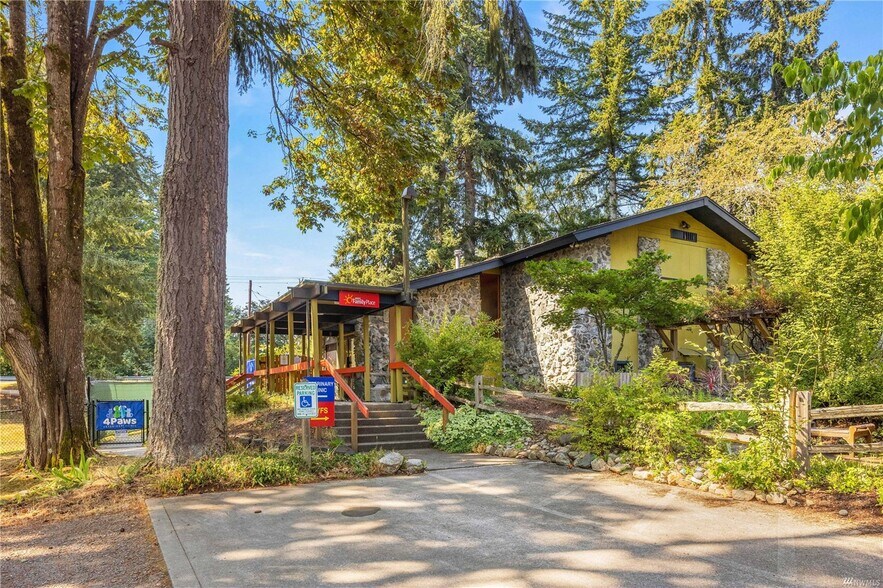 More Photos Of 9822 SW Gorsuch Rd, Vashon Flex For Sale