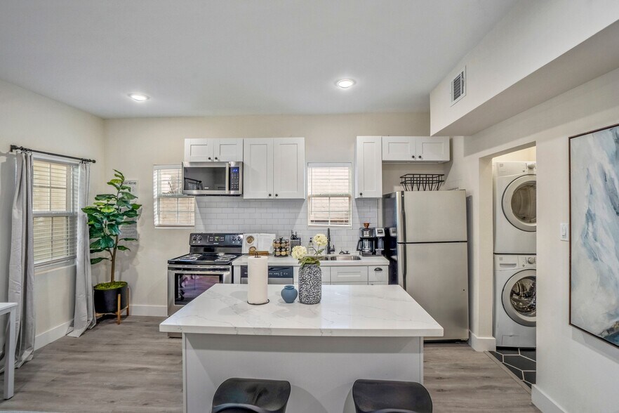 More Photos Of 5 Estelle St, Houston Multifamily For Sale