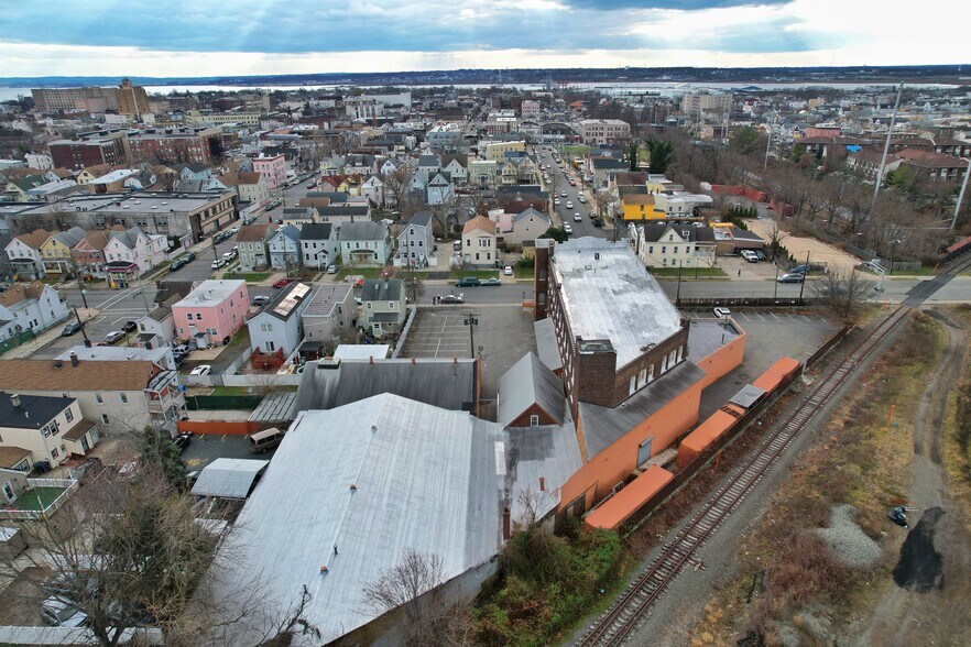 More Photos Of 224 Washington St, Perth Amboy Warehouse For Lease