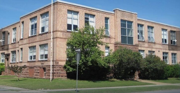 Primary Photo Of 80 Clinton St, Tonawanda Schools For Lease