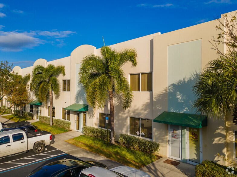 More Photos Of 3677 23rd Ave S, Lake Worth Warehouse For Lease