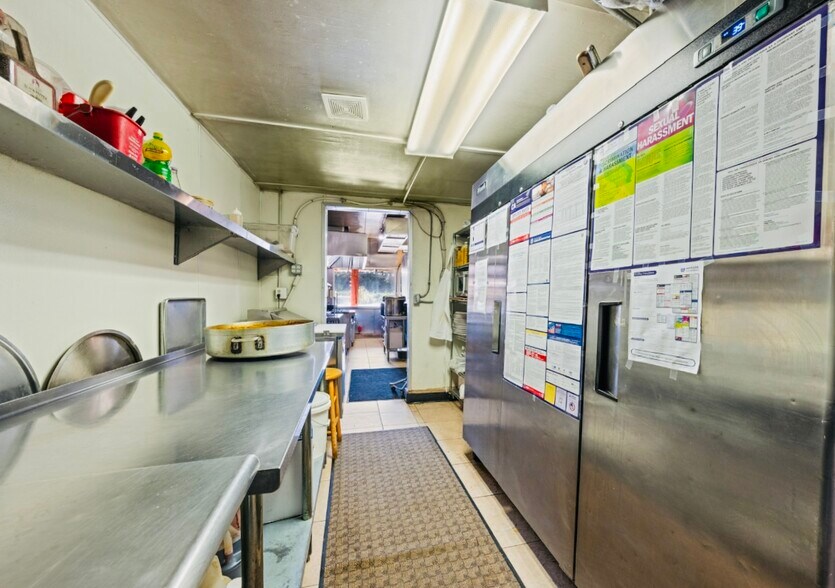 More Photos Of 9703 State Highway 281, Kelseyville Restaurant For Sale