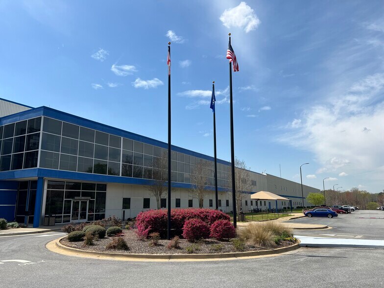 More Photos Of 1101 Jeter Ave, Opelika Manufacturing For Sale