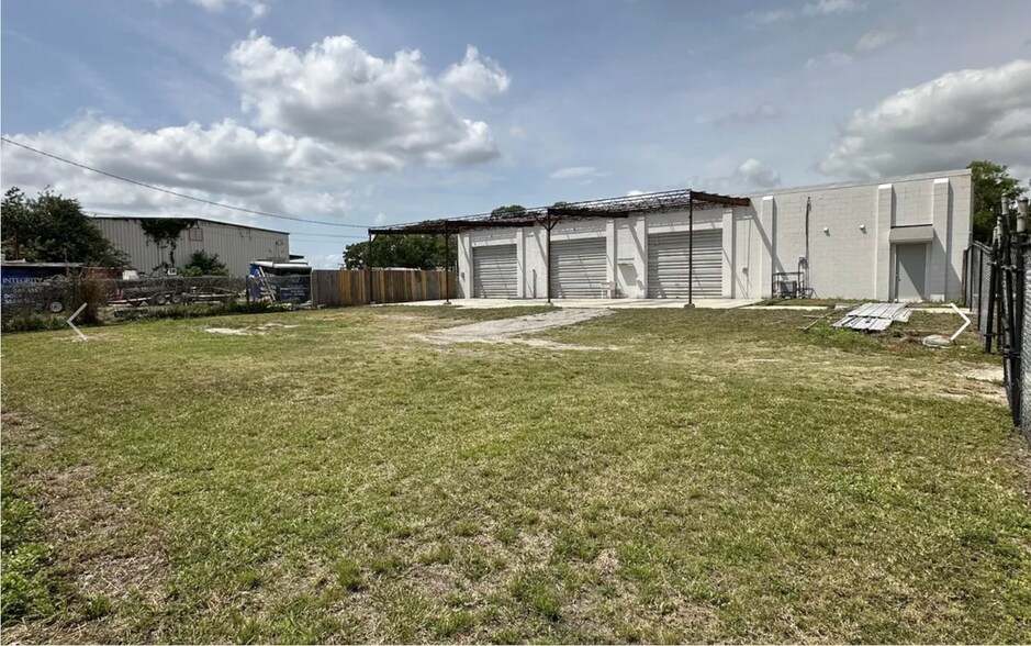 More Photos Of 600 S Plumosa St, Merritt Island Warehouse For Lease