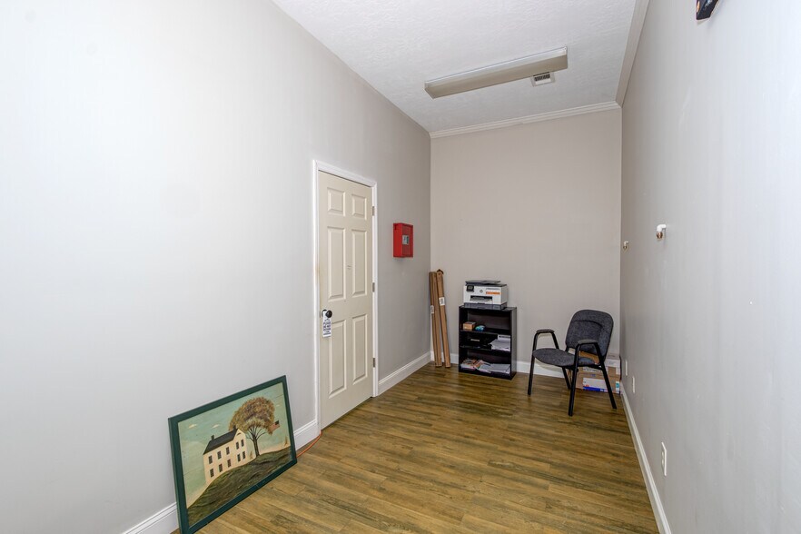 More Photos Of 3002 River Watch Ln, Augusta Flex For Sale