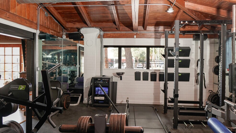 More Photos Of 3508 S Manhattan Ave, Tampa Health Club For Sale