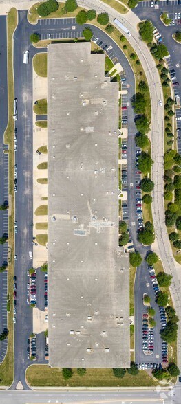 More Photos Of 2012 Corporate Ln, Naperville Manufacturing For Lease