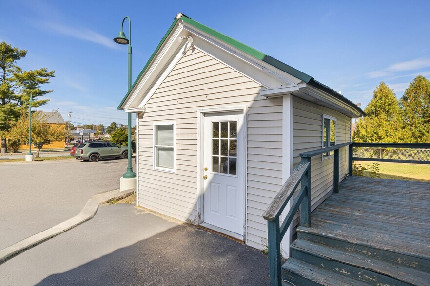 More Photos Of 10 Elm St, Gorham Office For Sale