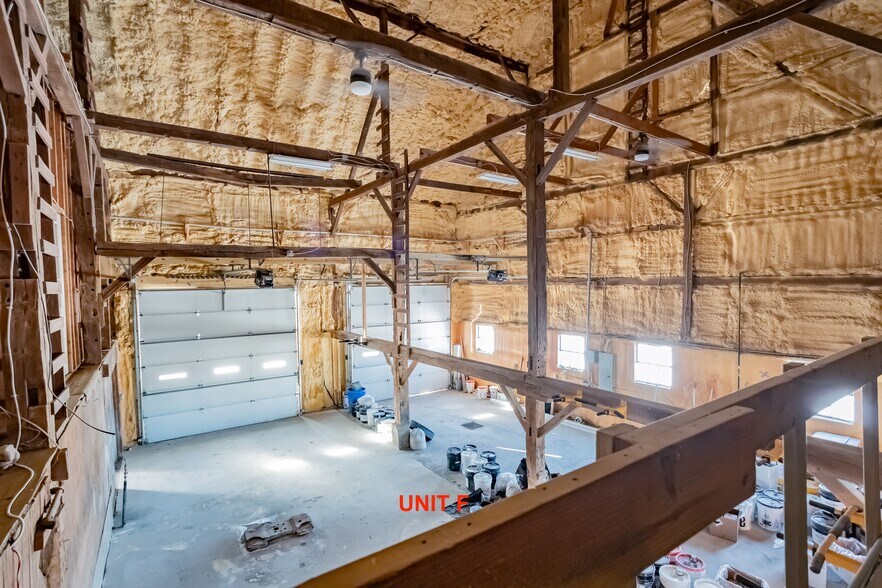 More Photos Of 8758 IN-9, Pendleton Light Manufacturing For Sale