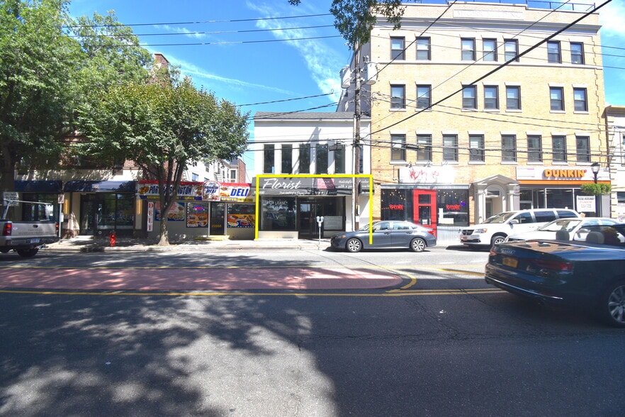 Primary Photo Of 59 Main St, Port Washington Storefront Retail Office For Lease