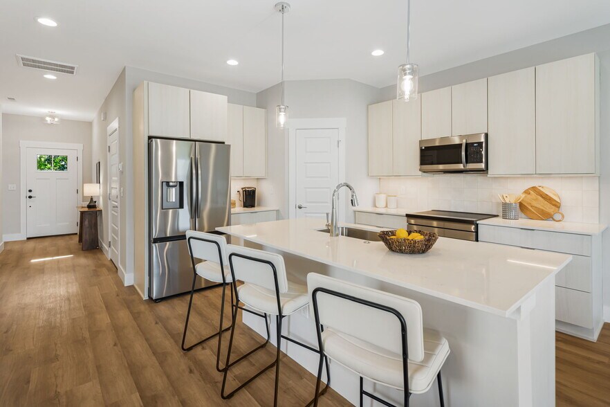 More Photos Of 5, 7, 9, 11 Bolton St, Asheville Apartments For Sale