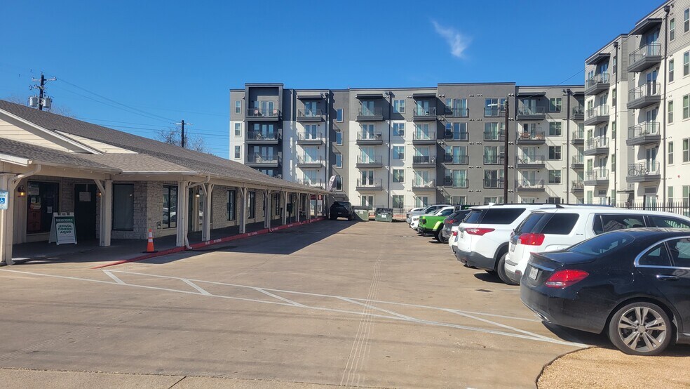 More Photos Of 6104 S 1st St, Austin Medical For Lease
