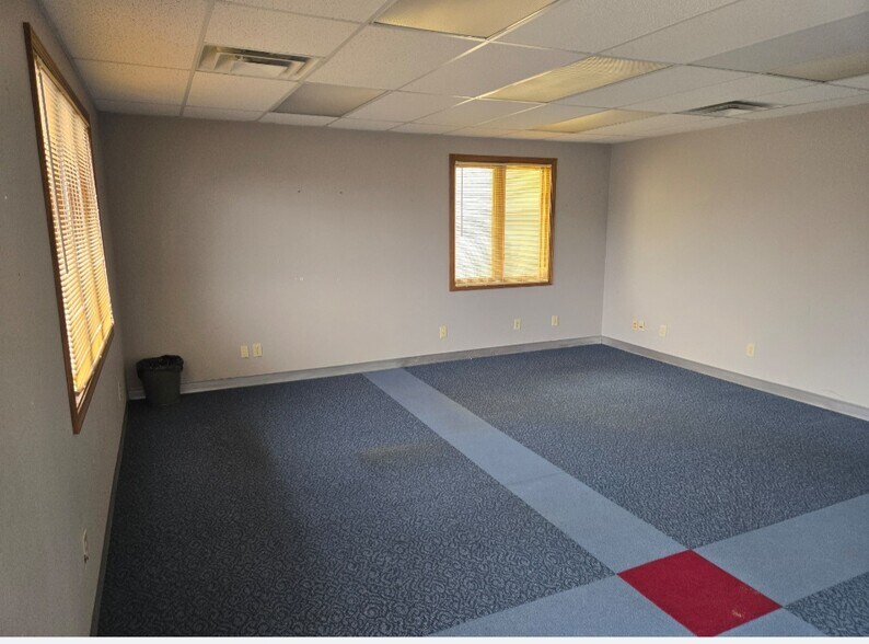 More Photos Of 5601 S Meridian St, Indianapolis Medical For Lease