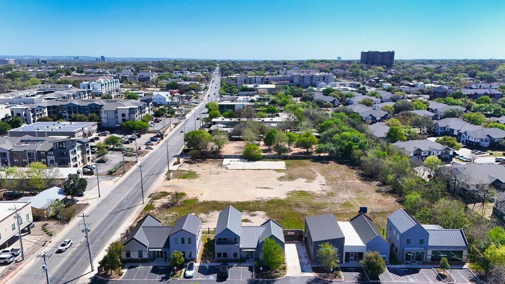 More Photos Of 350-362 W Sunset Rd, San Antonio Land For Sale