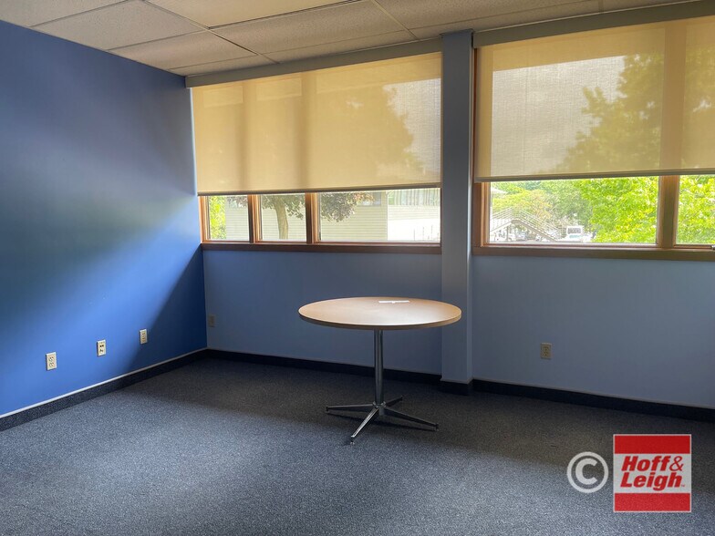 More Photos Of 143 Northwest Ave, Tallmadge Office For Lease