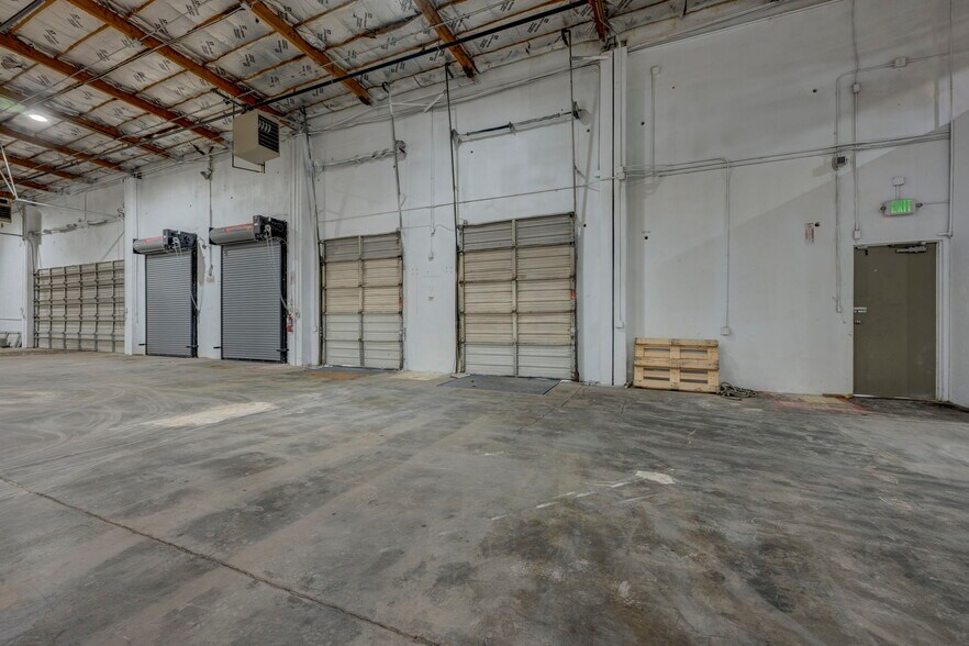 More Photos Of 575-585 Reactor Way, Reno Distribution For Lease