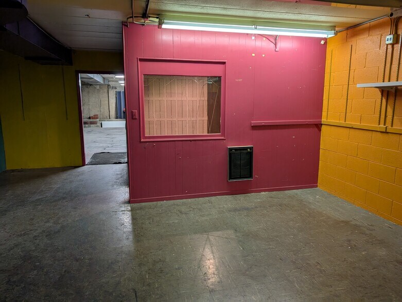 More Photos Of 26-30 W Stephenson St, Freeport General Retail For Sale