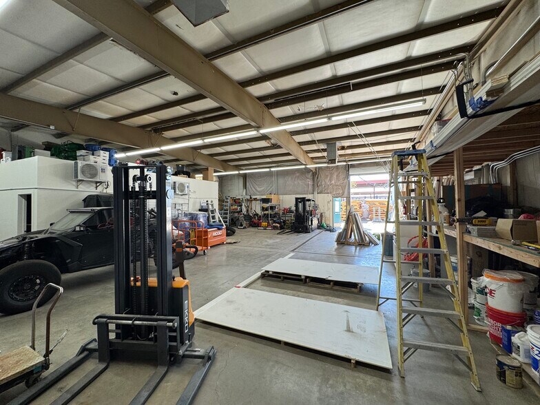 More Photos Of 1112 S Sirrine St, Mesa Warehouse For Sale