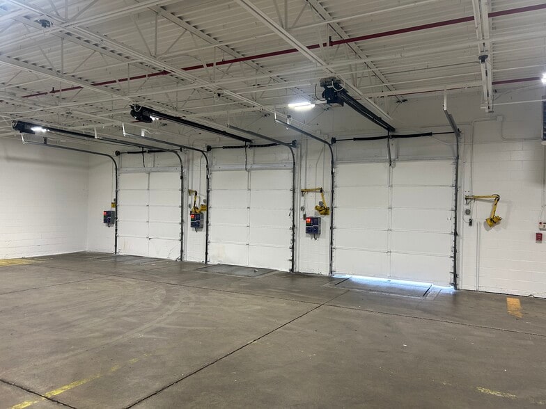 More Photos Of 301 E Simonton St, Elkhart Industrial For Lease