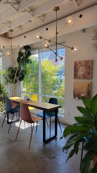 More Photos Of 2312 4th St SW, Calgary Storefront Retail Office For Lease