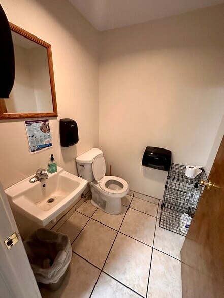 More Photos Of 1680 Broadway, Macon-Bibb Freestanding For Sale