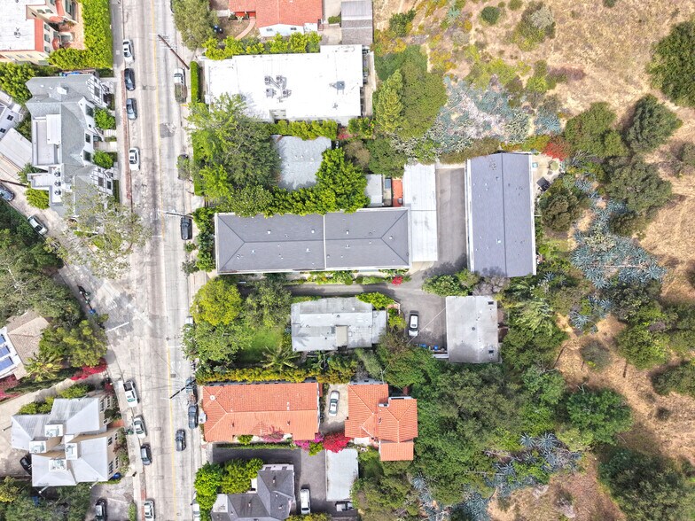 More Photos Of 2592 N Beachwood Dr, Los Angeles Multifamily For Sale