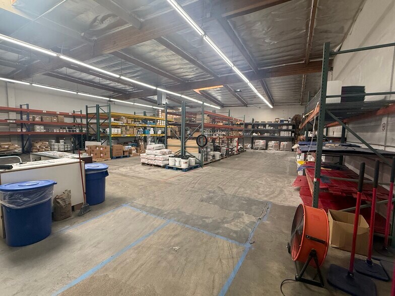 More Photos Of 12361-12435 Foothill Blvd, Sylmar Warehouse For Lease