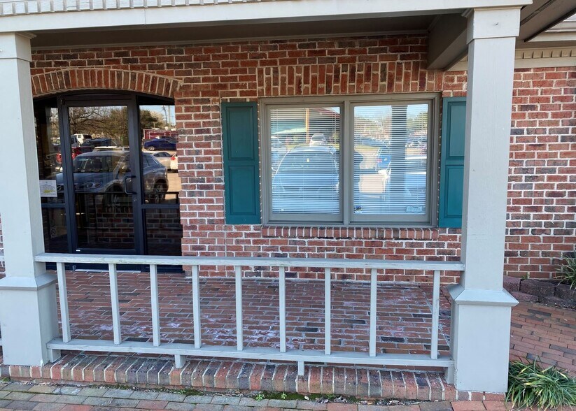 More Photos Of 1902 N Sandhills Blvd, Aberdeen Medical For Lease