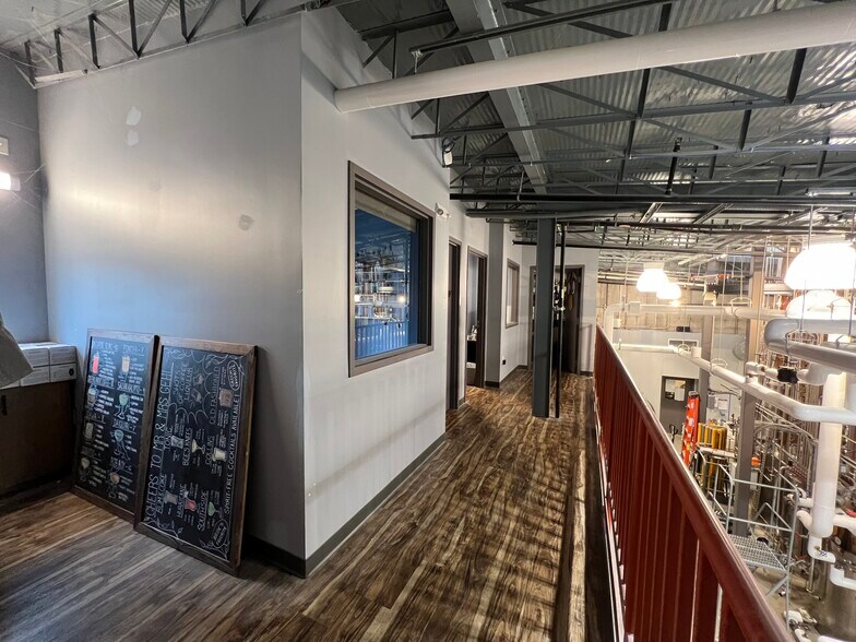 More Photos Of 1401-1431 Northern Ct, Madison General Retail For Sale