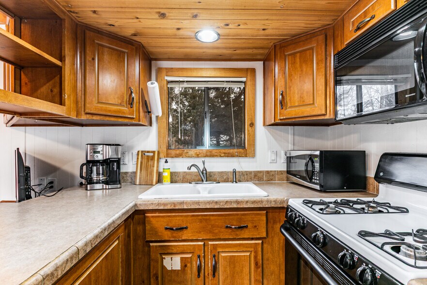 More Photos Of 5175 E Highway 35, Kamas Specialty For Sale