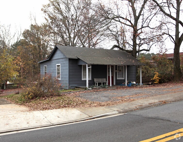 More Photos Of 670-686 Roswell St NE, Marietta Unknown For Lease