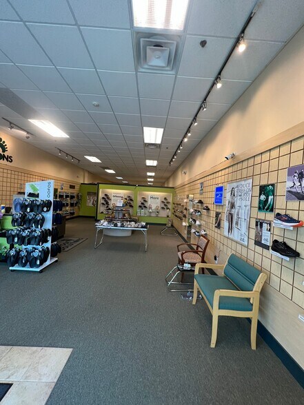 More Photos Of 21213 Harper Ave, Saint Clair Shores Drugstore For Lease