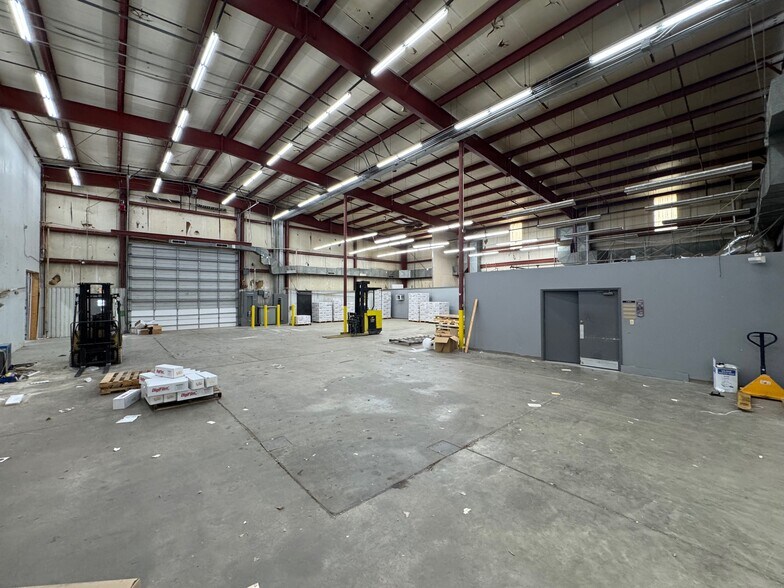 More Photos Of 7700 E 38th St, Tulsa Manufacturing For Lease