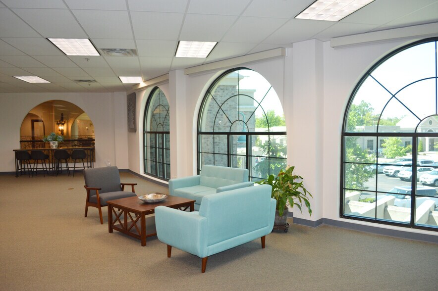 More Photos Of 8534 Yankee St, Dayton Office For Sale