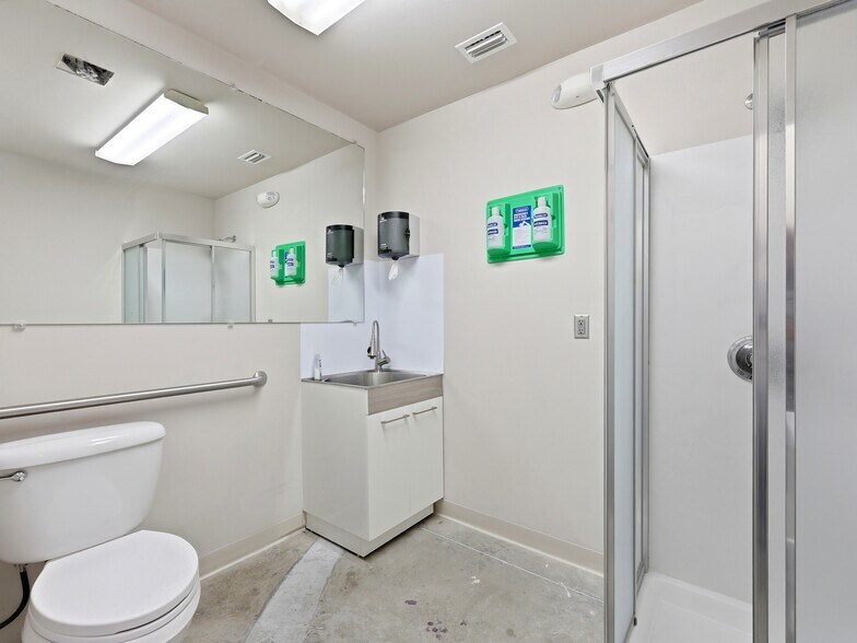 More Photos Of 4425 US Highway 1 S, Saint Augustine Light Distribution For Sale