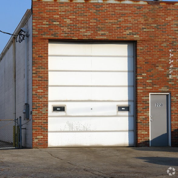 More Photos Of 3550 Marine Rd, Toledo Warehouse For Sale