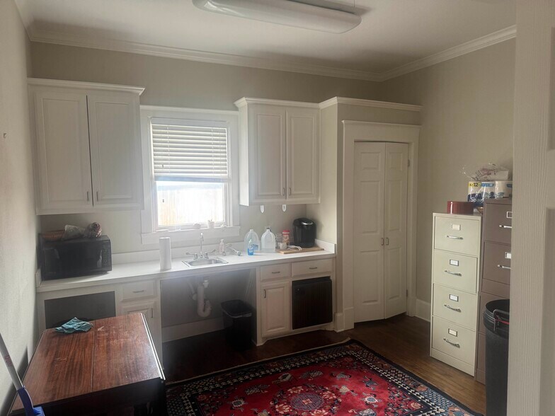 More Photos Of 4611 Bryce Ave, Fort Worth Office For Lease