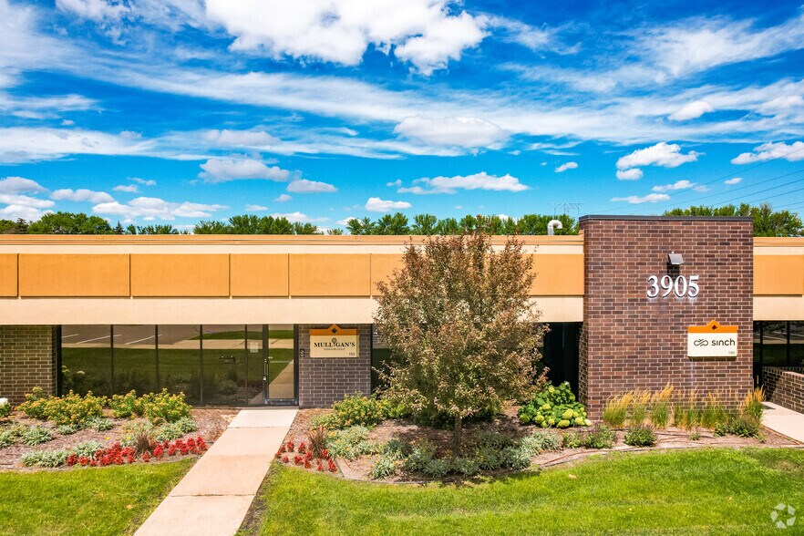 More Photos Of 3850 N Annapolis Ln, Plymouth Unknown For Lease