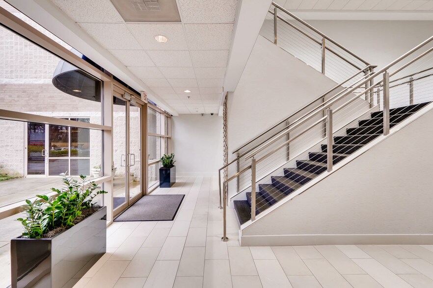 More Photos Of 5051 Peachtree Corners Cir, Peachtree Corners Coworking Space