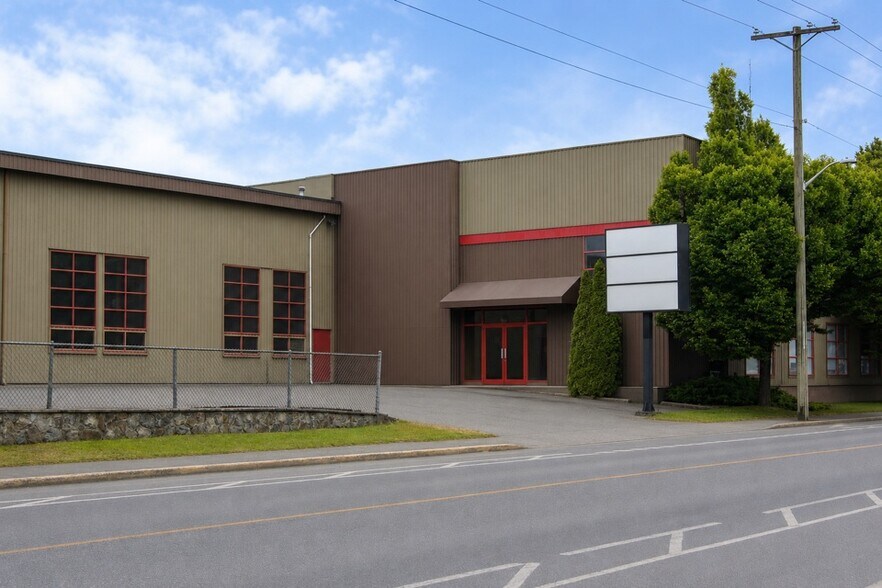 More Photos Of 2745 Bridge St, Victoria Industrial For Sale