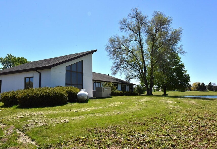 More Photos Of 1021 Proctor Dr, Elkhorn Office For Sale