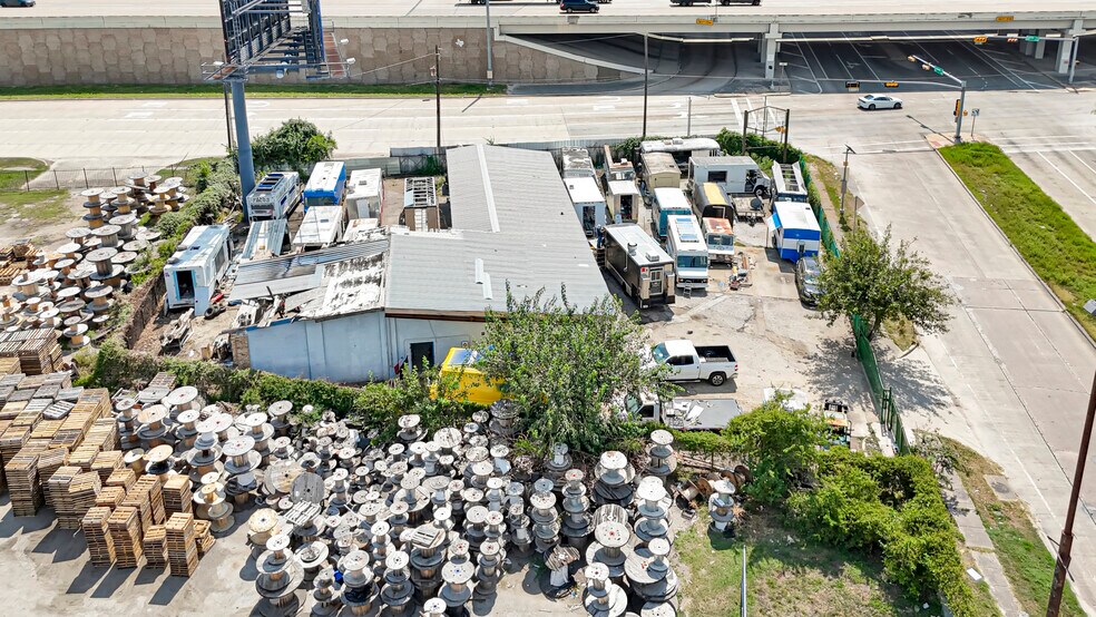 More Photos Of 3803 Eastex Fwy, Houston General Retail For Sale