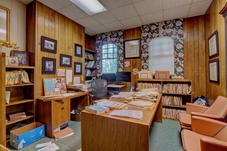 More Photos Of 14 S 5th Ave, Wilmington Office For Sale