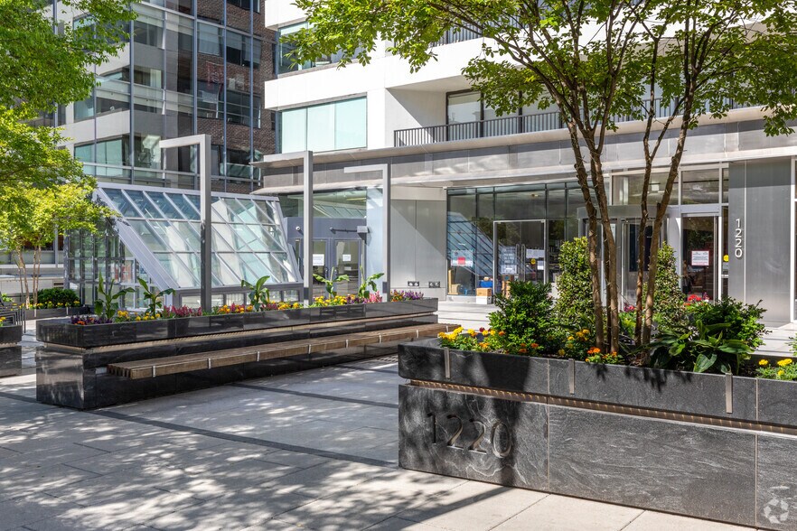 More Photos Of 1220 19th St NW, Washington Office For Lease