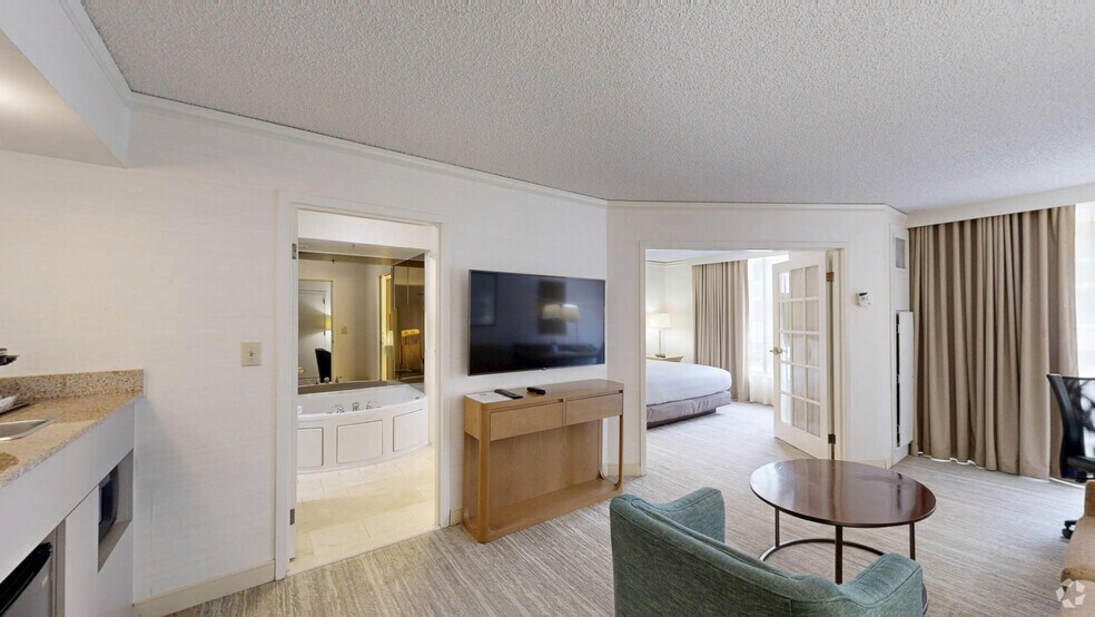 More Photos Of 6120 Peachtree Dunwoody Rd, Atlanta Hotel For Sale